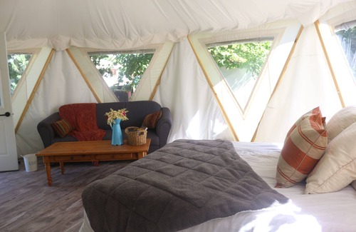 Port Hope Bed & Breakfast | Stay in Yome at Haute Goat Farm 1 hour from Toronto