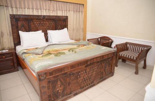 PECHS House | Stay Inn Guest House