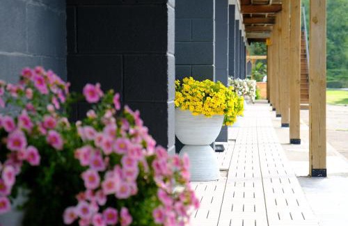 Gravenhurst Hotel | Stay Inn Muskoka