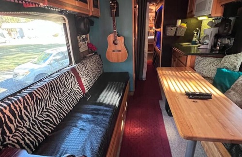 Durham Cottage | Stay Like a Rock Star! - Tour Bus in Durham, NC