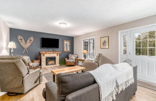 Thompsonville House | Stay-N-Play Getaway