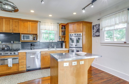 Roseland Terrace Historic District House | Stay Near LSU! Baton Rouge Home 3 Mi to Stadium