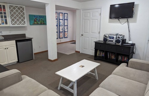 Southern Shores House | Stay near Outer Banks Beaches - just a quick stroll away