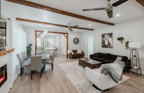 Corvallis House | Stay next door to OSU campus in a beautifully renovated home