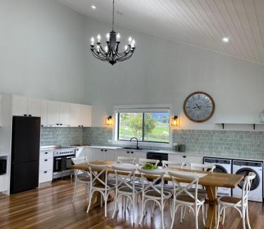 Yallah House | Stay Olive Green