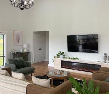Yallah House | Stay Olive Green