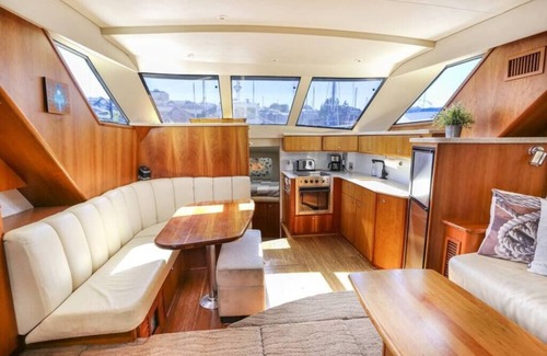 Brentwood Bay Boat Rental | Stay on a Big Beautiful Boat - 2 BDR, Sleeps 4