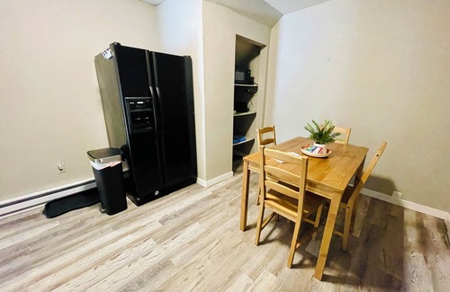 Downtown Apartment | Stay on Spring, Sleeps 4, Spacious, DTSF, Pet Friendly, #3