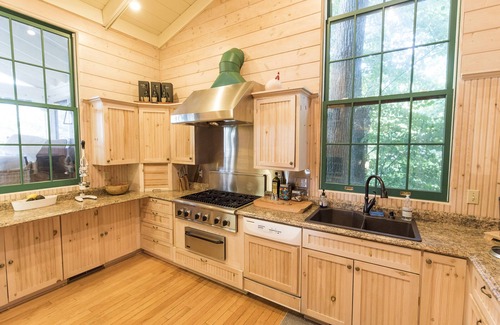 Pequot Lakes Cabin | Stay On The Point! Water In Front And Back! Two Docks, Kayaks, Paddle Boards!