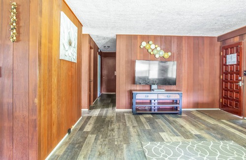 Papaikou House | Stay On the Scenic Route! 7 Min Drive to Hilo by RedAwning