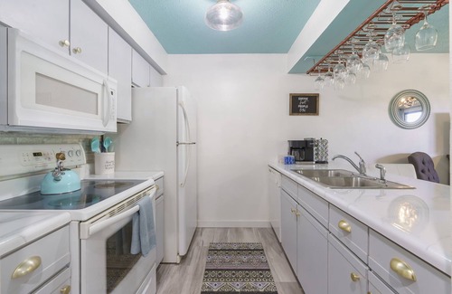 Table Rock Condo | Stay & Play Golf Package, 2 Pools and Hot Tub, Great Views, Near Lakes