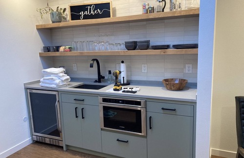 Carlton Apartment | Stay & Play! Winery Loft #1 in Historic Downtown Carlton