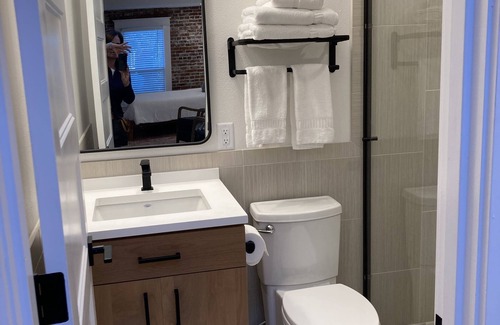Carlton Apartment | Stay & Play! Winery Loft #1 in Historic Downtown Carlton