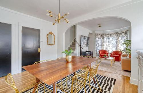 Hosford-Abernethy Apartment | Stay Portland Collection - Warhol Suite - Art Deco Apartment - 92 WalkScore