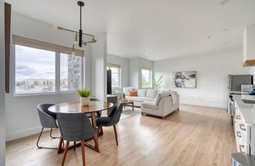 Humboldt Apartment | Stay Portland - Designer 2BR Alberta Arts District 90 WalkScore