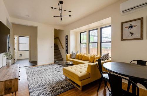 Hosford-Abernethy House | Stay Portland - Fresh Farmhouse Remodel in SE Portland 96BikeScore