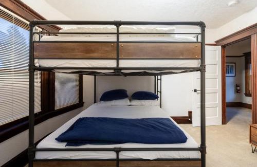 Kerns House | Stay Portland - Historic PDX Home - Sleeps 10, Perfect Location