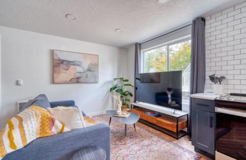 Woodstock Apartment | Stay Portland - The Perfect Flat - Vintage Shops & Reed College