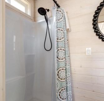 Alberta Arts District House | Stay Portland - The Tiny Farmhouse on Alberta