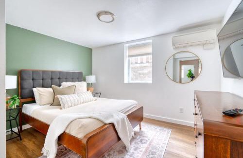 Kerns Apartment | Stay Portland - Underground Mid-Century Hideaway in Laurelhurst
