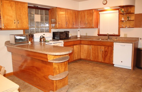 Arthur House | Stay Right In Arthur : The Heart Of Illinois Amish Country!
