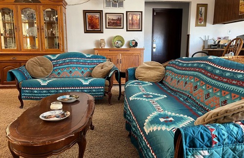 Grants House | Stay@ Route 66 Great Divide Riders & Hikers R&R