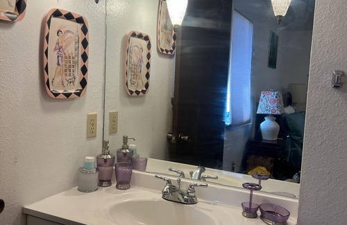 Grants House | Stay@ Route 66 Great Divide Riders & Hikers R&R