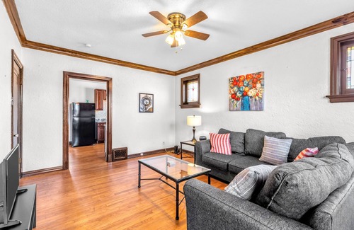 St. Louis Apartment | Stay STL-Extended Stay-Balcony-Fenced Yard-Pets