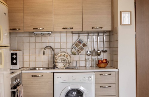 Lykabittos Apartment | STAY Sunflower Delight Studio