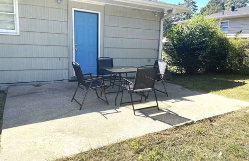 New Castle House | Stay @ The Springhill- Remodeled - 15 Minutes to DT