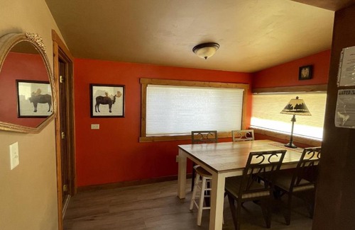 Twin Lakes House | Stay Twin Lakes Cottage