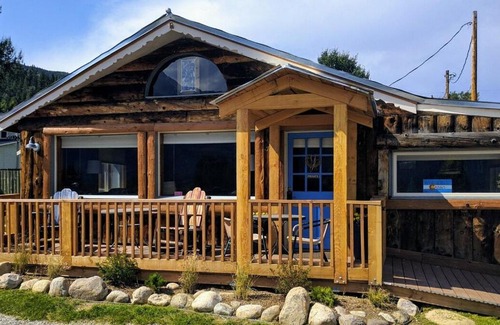 Twin Lakes House | Stay Twin Lakes Cottage