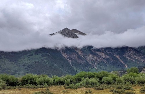 Twin Lakes House | Stay Twin Lakes Cottage