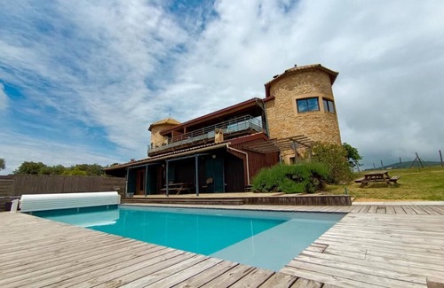 Villarzel-du-Razes Apartment | Stay, view of the Pyrenees