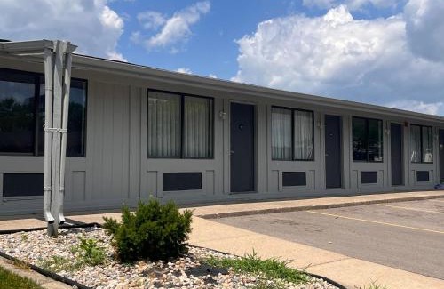 Frenchtown Township Hotel | Stay-Well Inn - Monroe