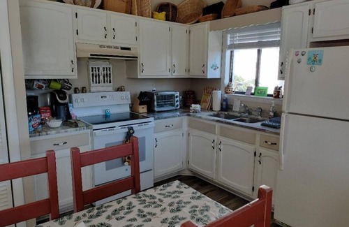 Maggie Valley House | Stay with Confidence-24 hr Views-Hot Tub-Fast WiFi-Carport
