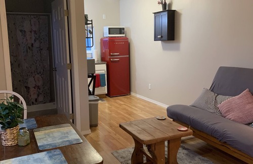 Marietta-Alderwood Apartment | Stay with goats!