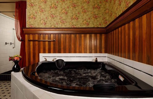 Central Business District Bed & Breakfast | Stay with us and you'll see why we are ranked #1 lodging in Kalamazoo.