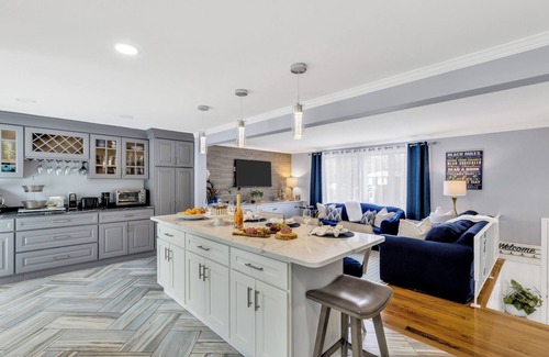 West Hyannisport House | Stay with Us! Beach Fun for Family, Friends, & Pets Welcome! Free Pass Included!