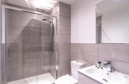 Old Trafford Apartment | Stay Zeni, Alexandra Rise Manchester Slick 1 Bed