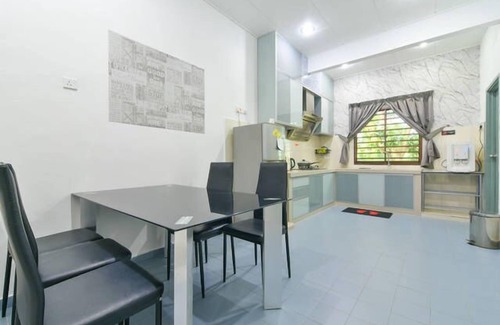 Taman Gadong Perdana House | Stay99 House BBQ Facilities (3 Bedrooms)
