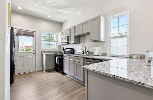 Historic Downtown Baton Rouge Apartment | StayAE Downtown - One Bedroom, 2nd Floor
