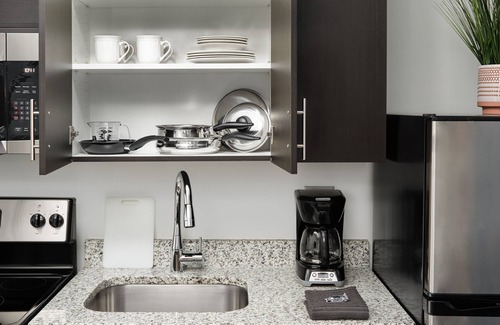 Cleveland Hotel | stayAPT Suites Cleveland