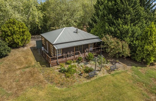 Badger Creek Cabin | StayAU Cozy 2BR Nature Getaway