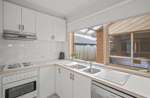 Narre Warren South House | StayAU Entire 3BR Pet Welcome Long stay