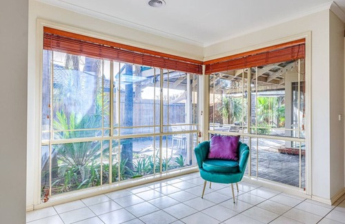 Cranbourne Apartment | StayAU Family Retreat w/Pool Table in Cranbourne