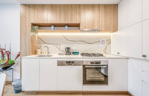 Box Hill Apartment | StayAU Newly Chic & Convenient 1BR Apt in Box Hill
