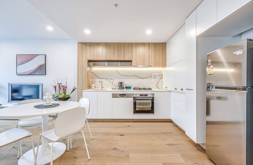 Box Hill Apartment | StayAU Newly Chic & Convenient 1BR Apt in Box Hill