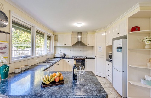 Glen Waverley House | StayAU Newly Family Comfort Vibrant WIFI 5BRM Glen
