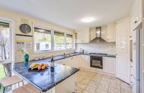 Glen Waverley House | StayAU Newly Family Comfort Vibrant WIFI 5BRM Glen